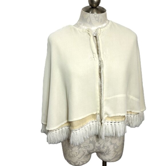 Vintage 60’s 70’s Handcrafted White Faux Fur Capelet With Fringe - Picture 10 of 13